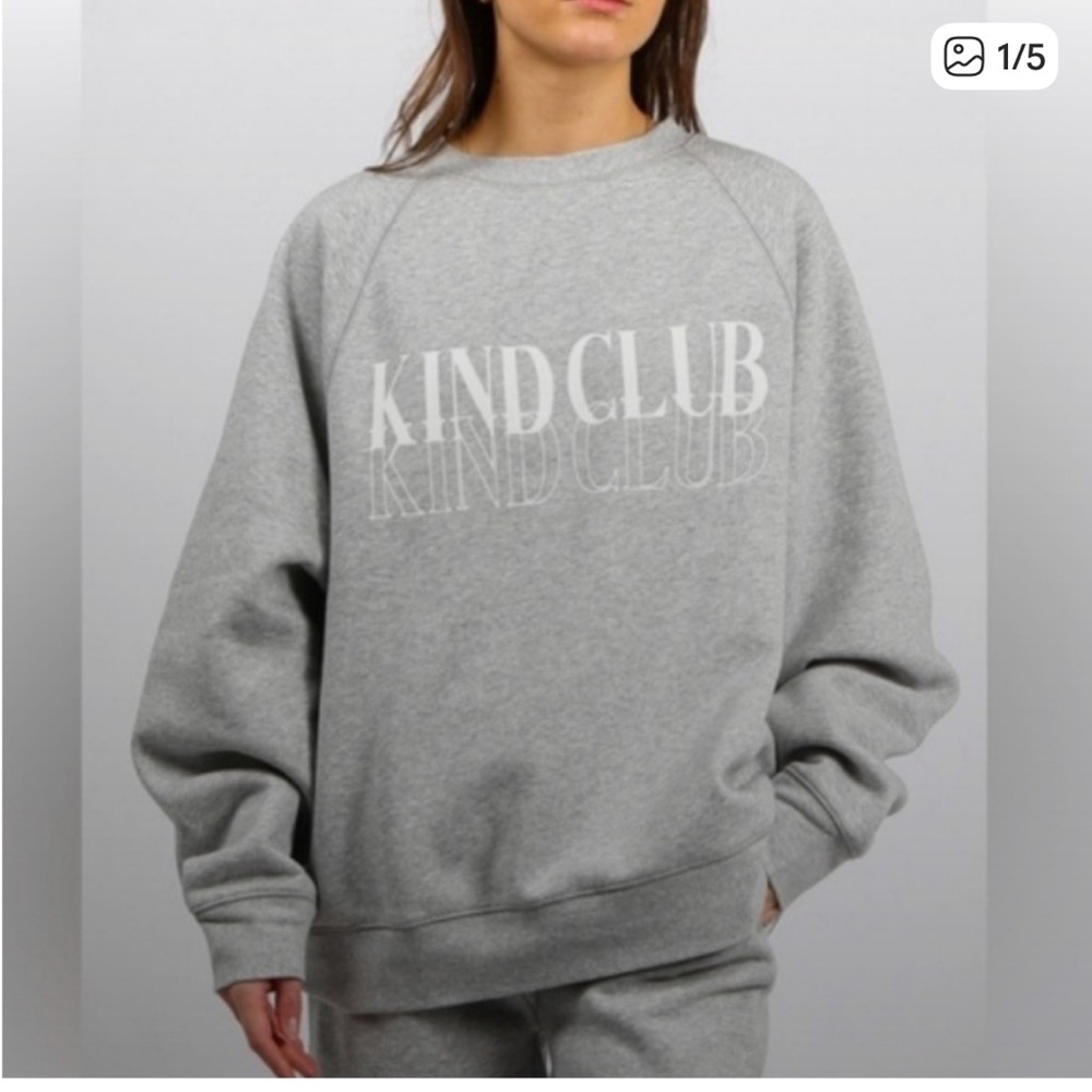 Brunette The Label | Grey Crewneck
Oversized Kind Club Graphic Sweater